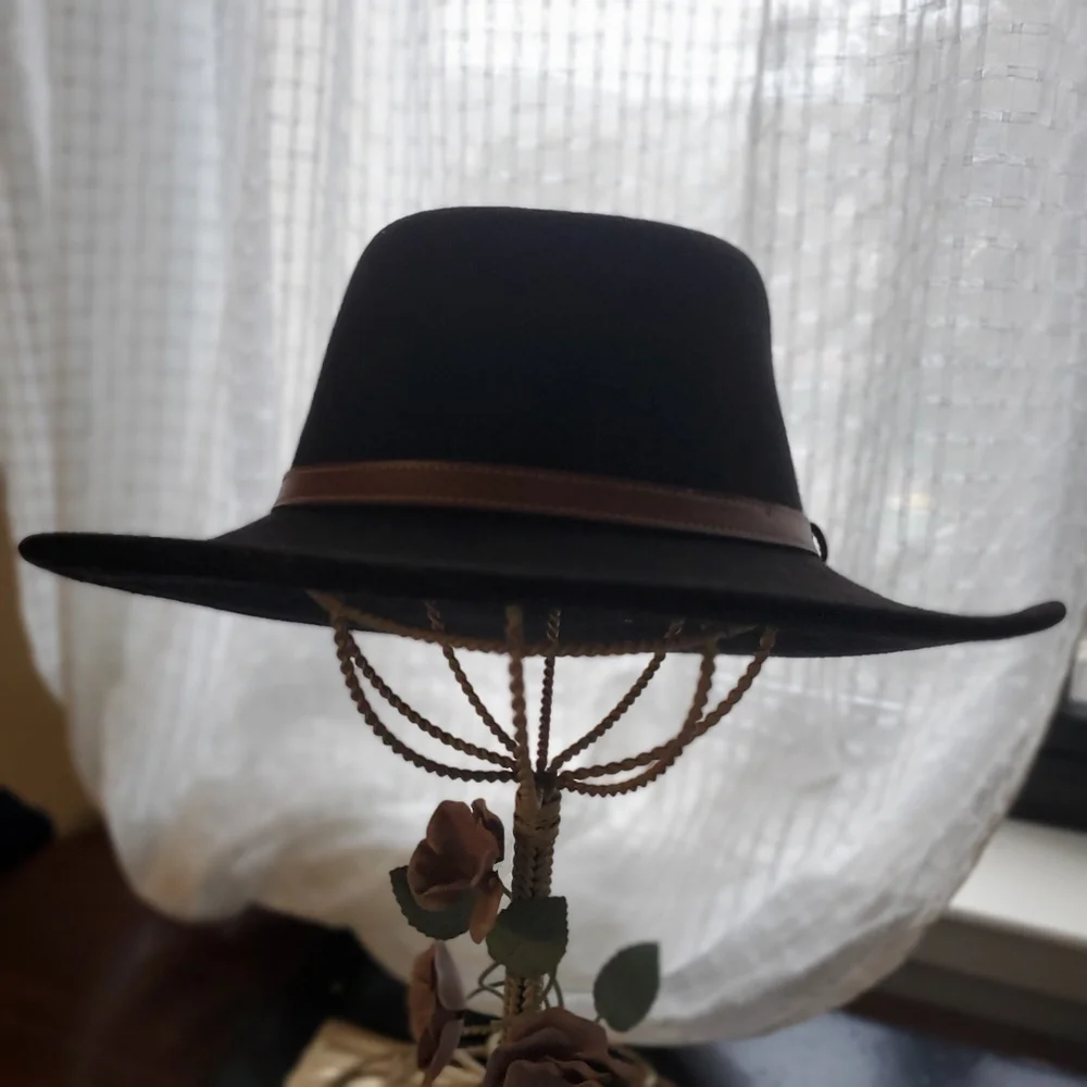 Unisex Classic Black Wool Hat with leather Brown Band - Picture 7 of 14